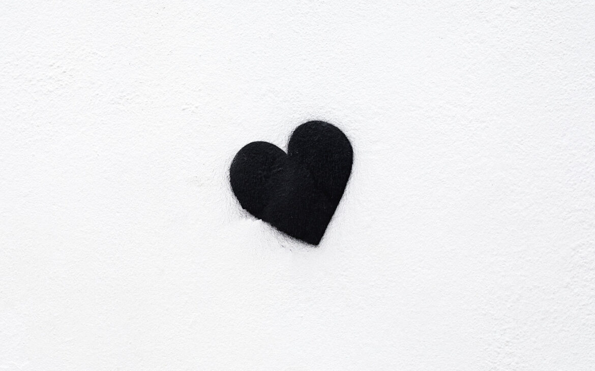 love letter to London\” with Chubby Hearts installation